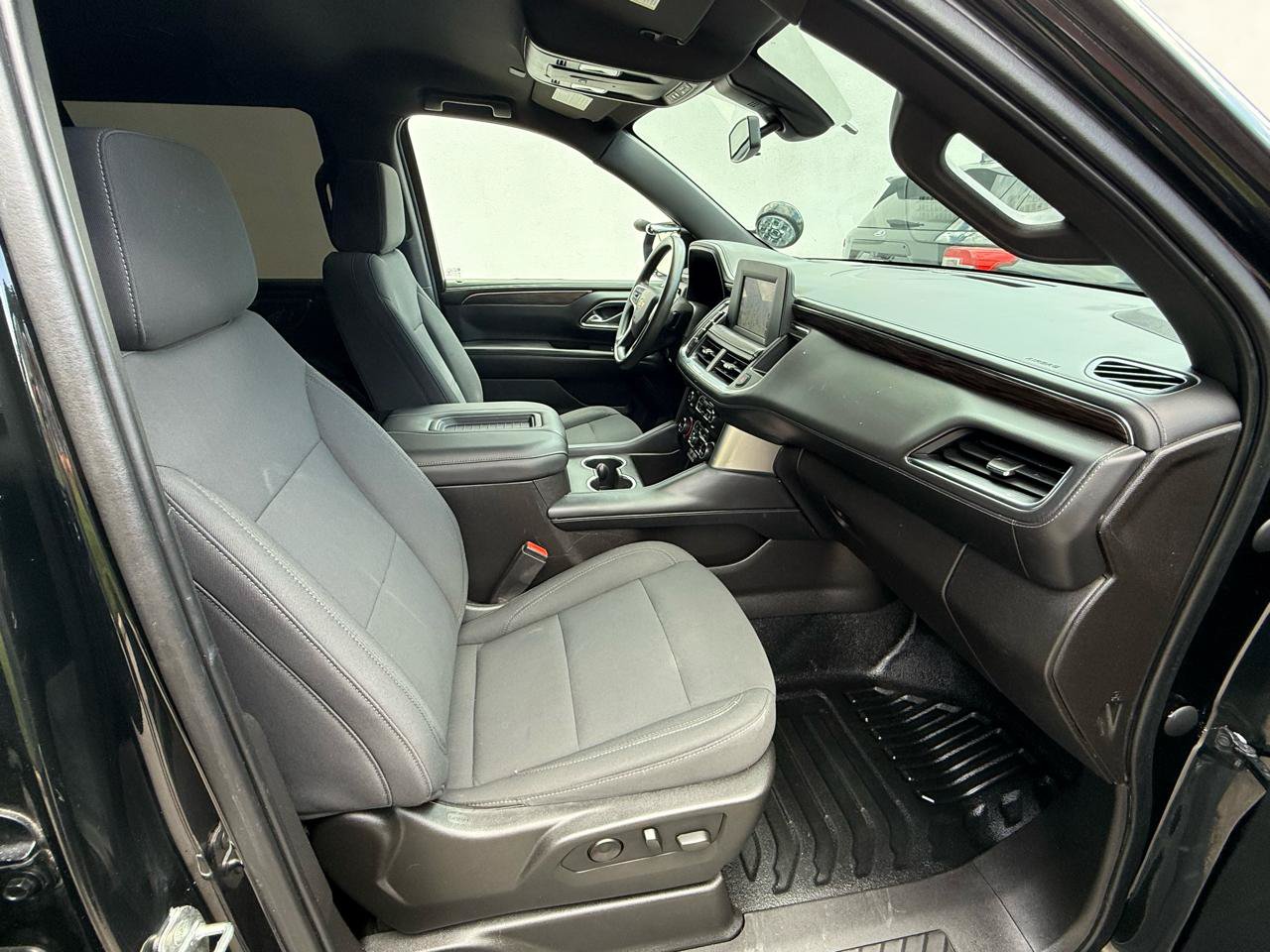 Used 2021 Chevrolet Tahoe 2WD w/ 1FL Safety Package image 27