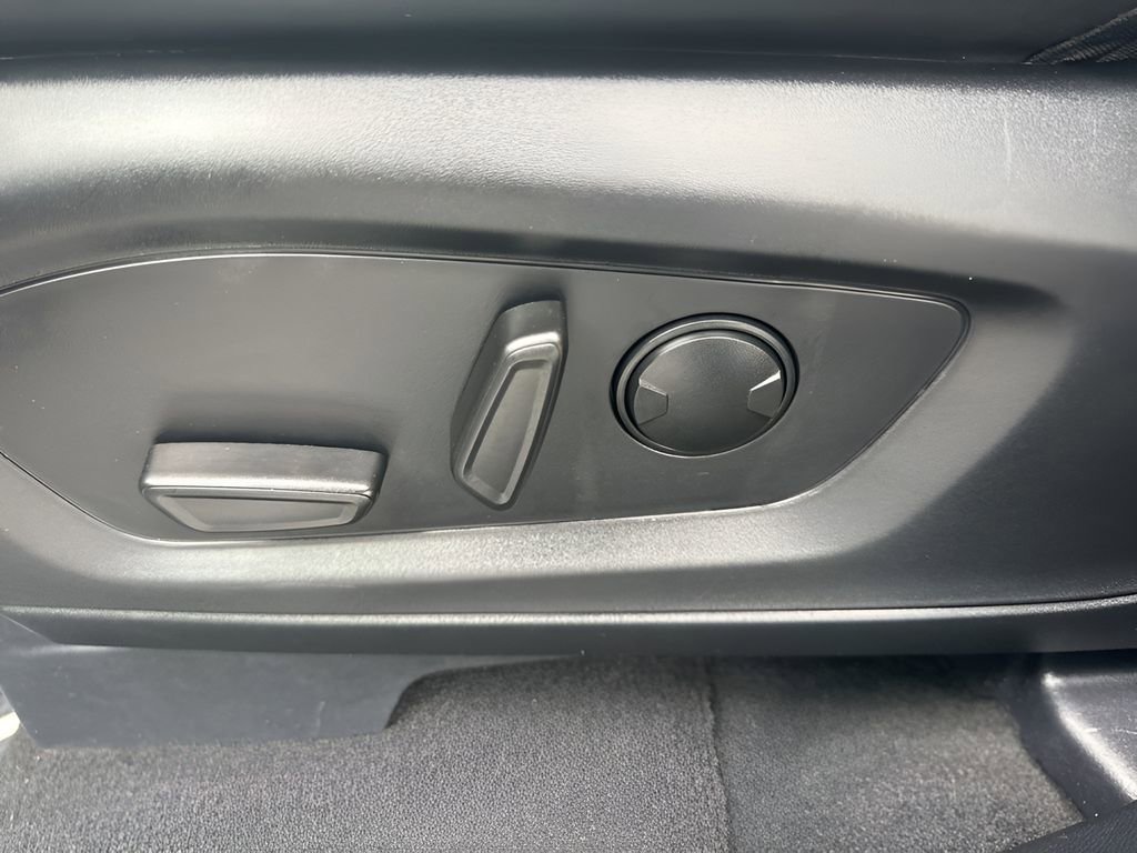 Used 2025 Ford Explorer ST-Line w/ ST-Line Street Pack image 10