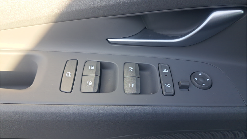 Used 2024 Hyundai Elantra SEL FWD image 37