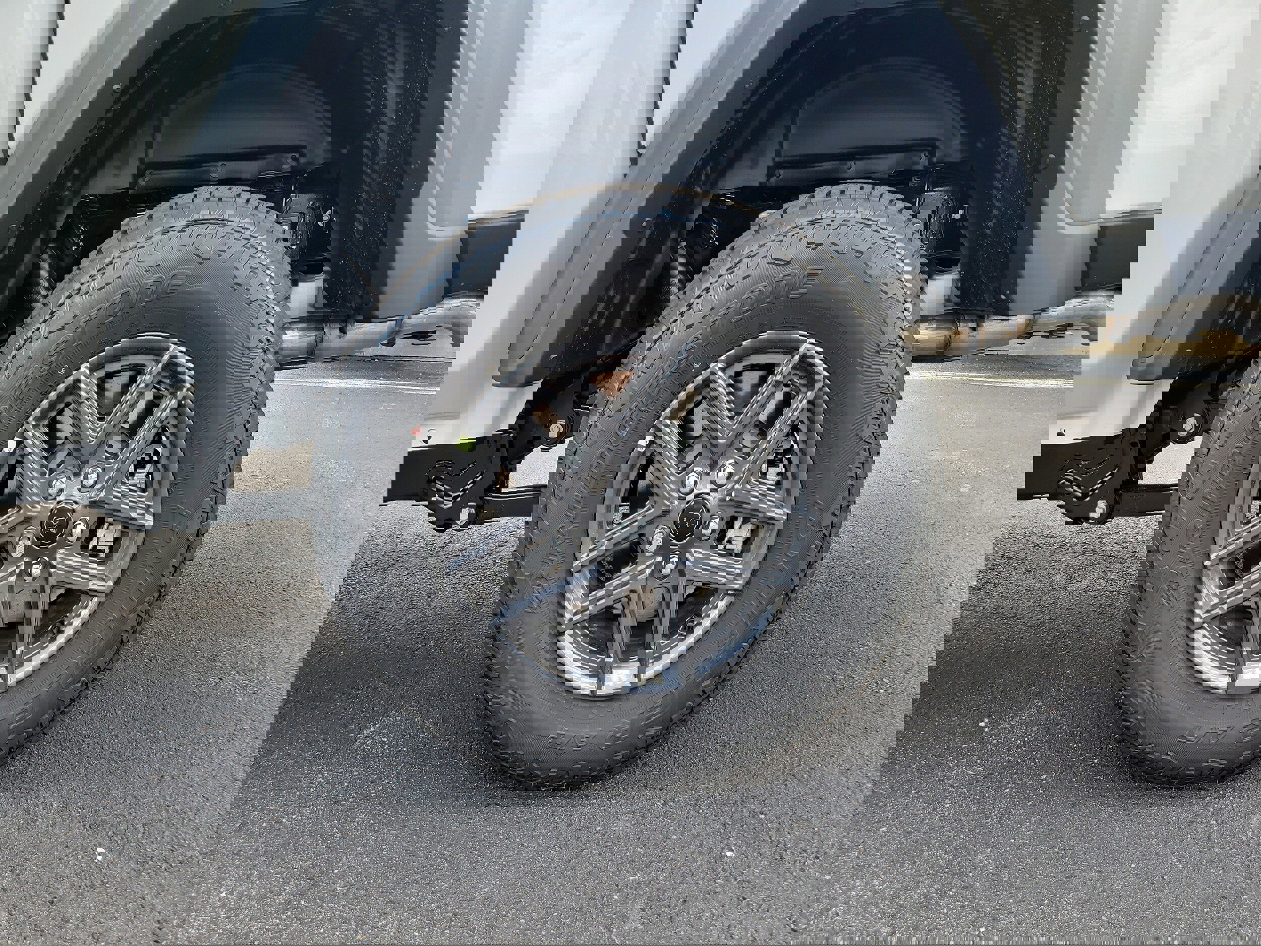 New 2025 Jeep Gladiator Sport image 9