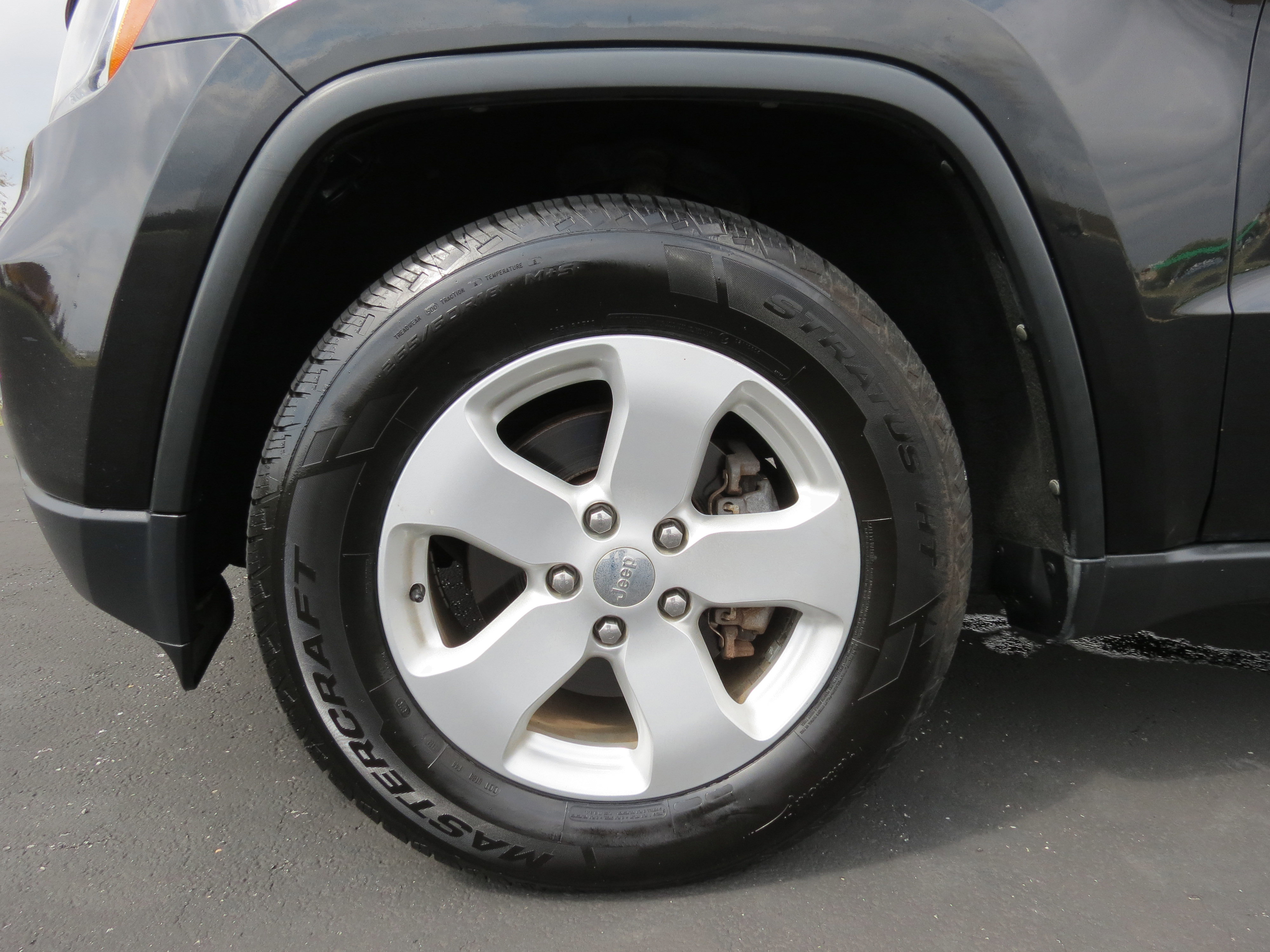 Used 2012 Jeep Grand Cherokee Laredo RWD image 40