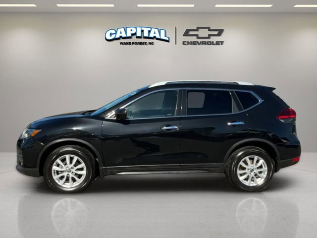 Used 2017 Nissan Rogue SV w/ Sun & Sound Touring Package image 2