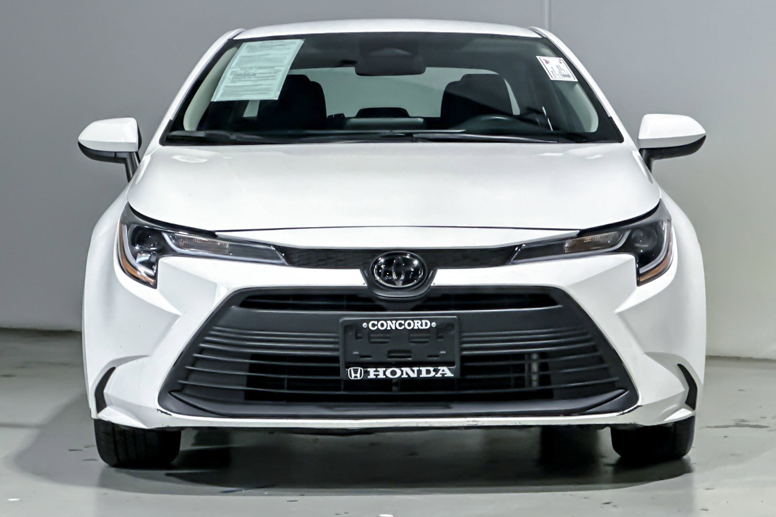 Used 2025 Toyota Corolla LE FWD image 5