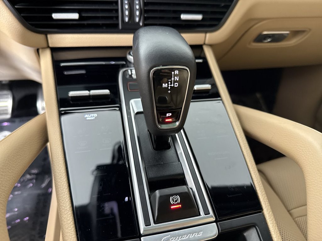 Certified 2023 Porsche Cayenne S Platinum w/ Premium Package Plus AWD/4WD image 33