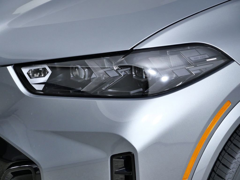 New 2026 BMW X5 M60i image 3