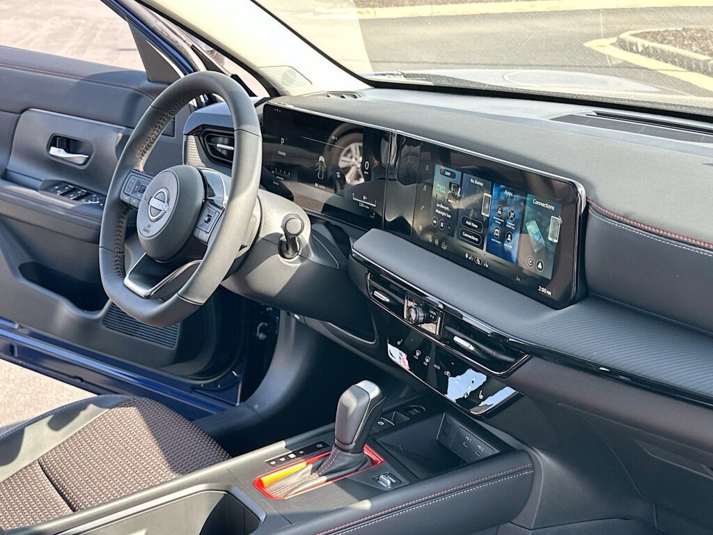 New 2026 Nissan Kicks SR w/ SR Premium Package image 5
