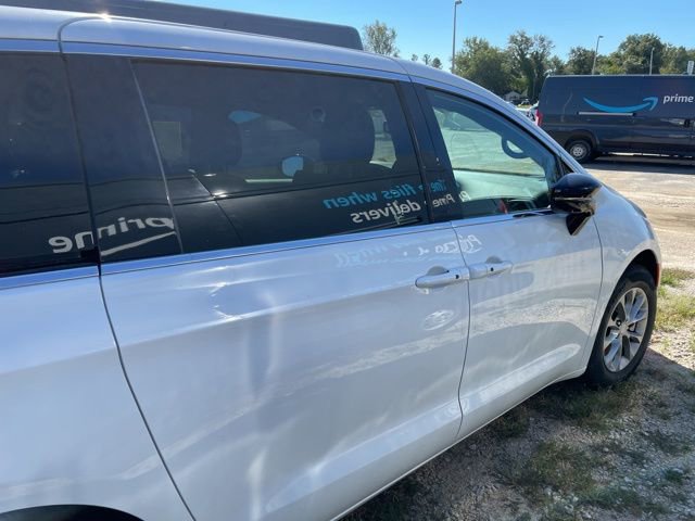 New 2026 Chrysler Pacifica Select image 10