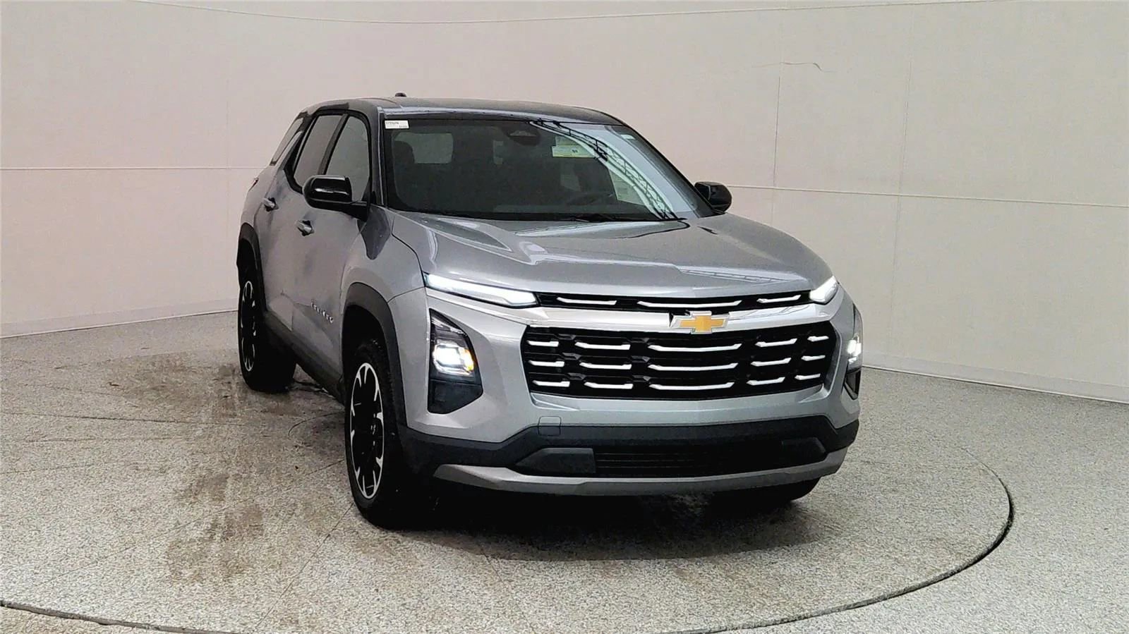 New 2026 Chevrolet Equinox LT image 2