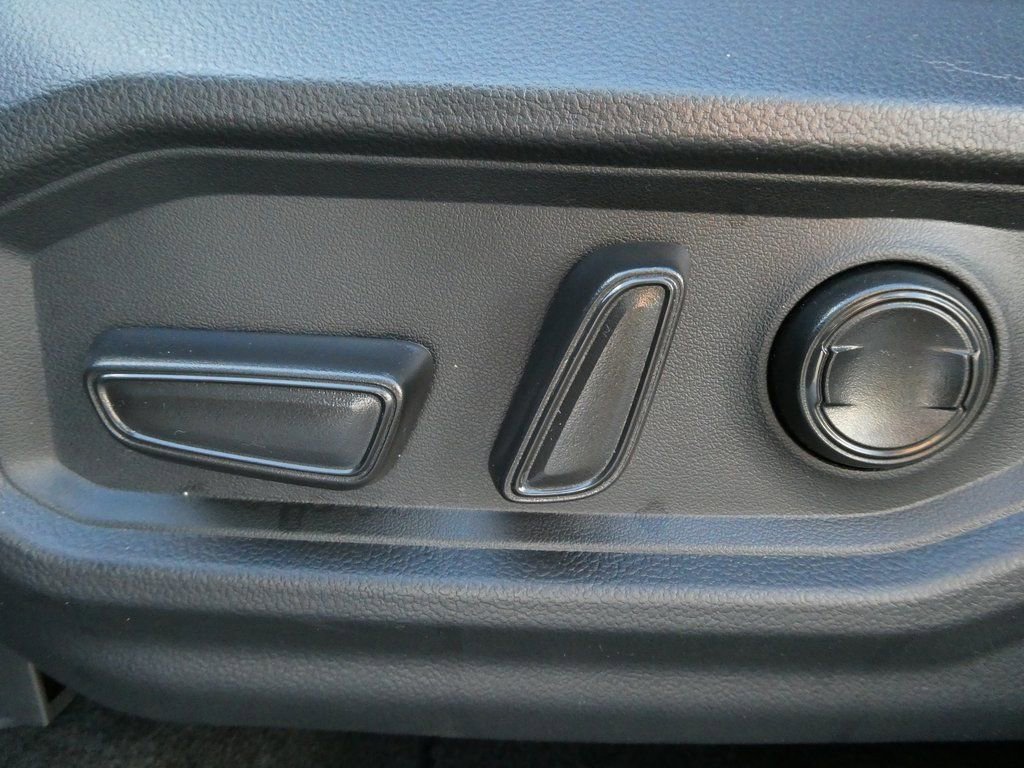 Used 2025 Toyota Tundra Limited image 24