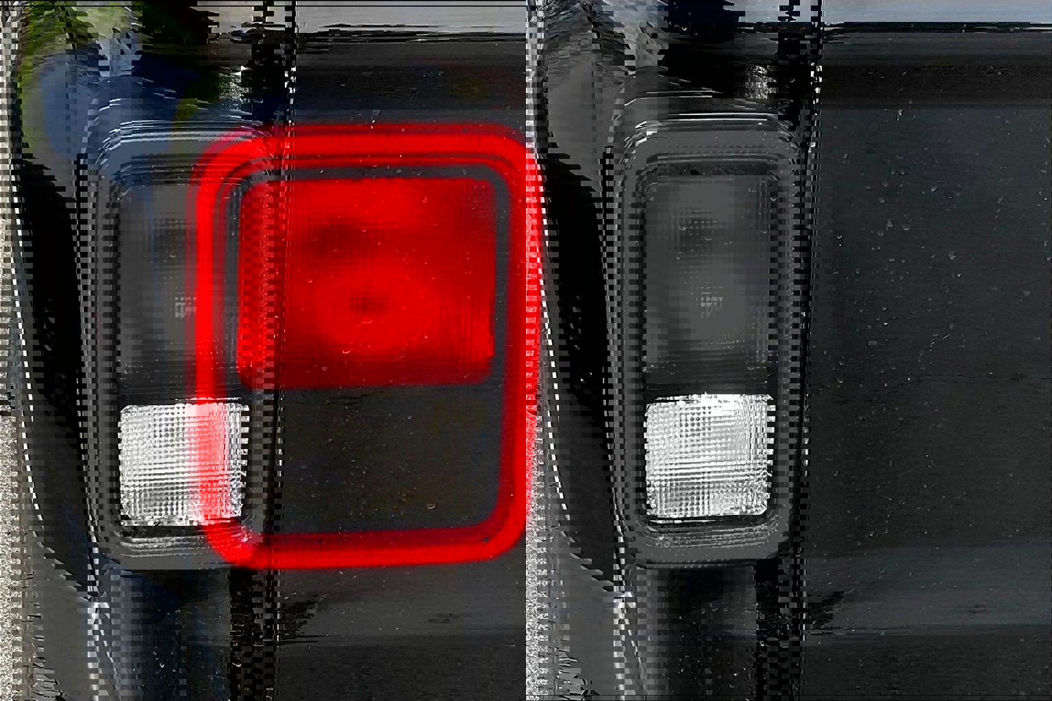 Used 2022 Jeep Gladiator Overland w/ Trailer Tow Package image 25