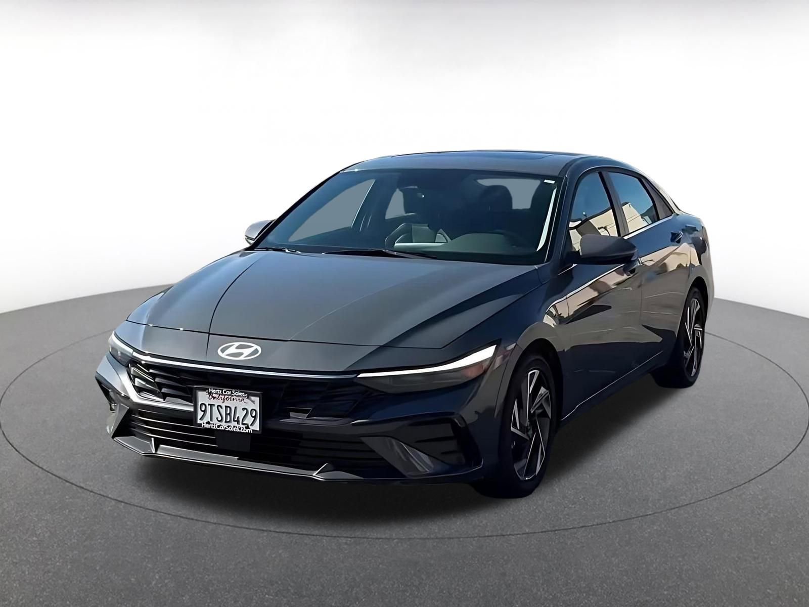 Used 2025 Hyundai Elantra Limited image 7