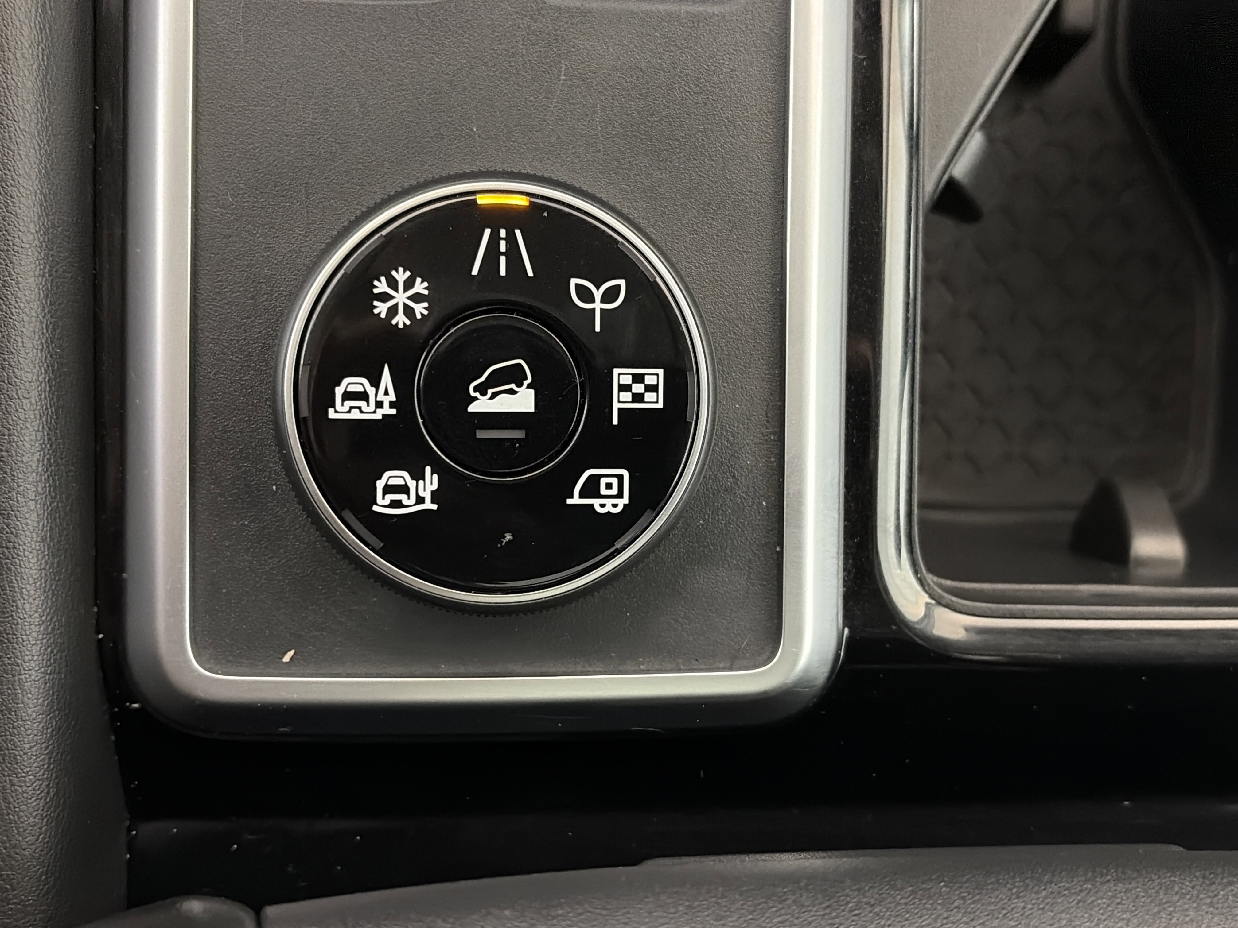 Used 2024 Nissan Pathfinder Platinum w/ Cargo Package image 32