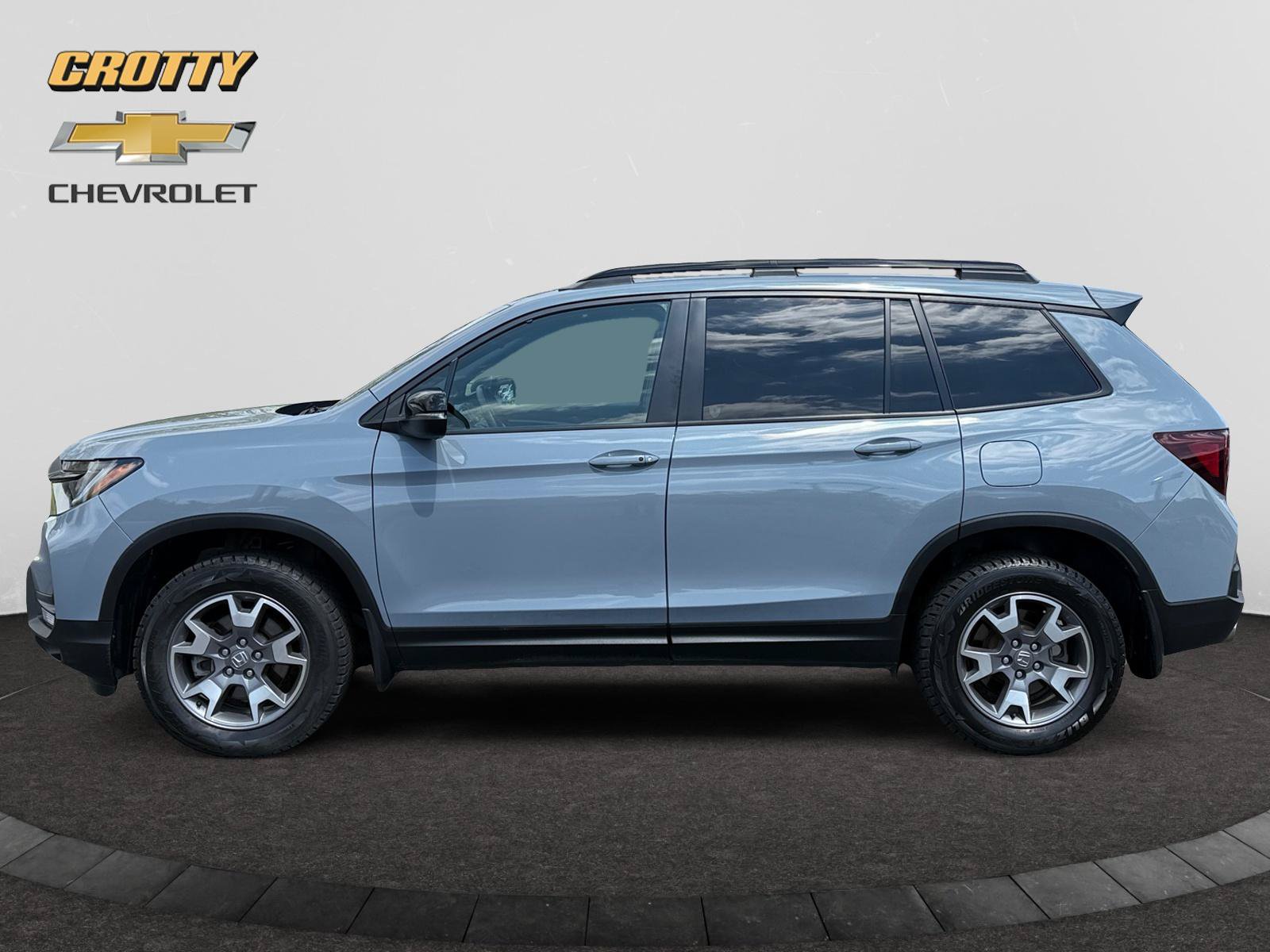 Used 2023 Honda Passport TrailSport image 2