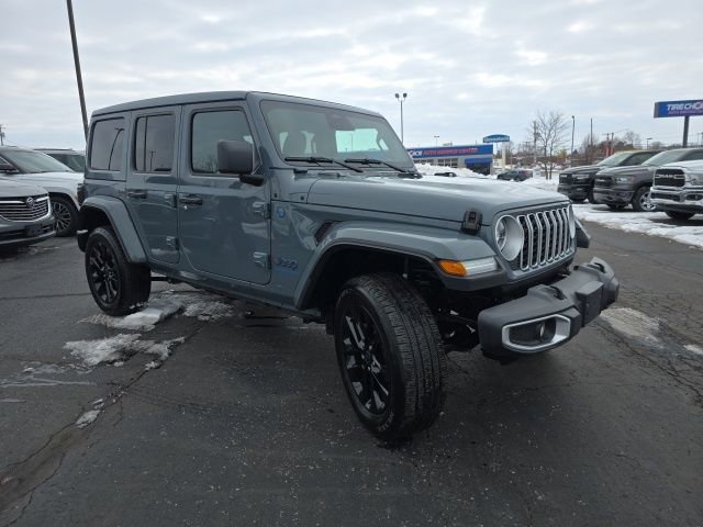 Used 2025 Jeep Wrangler Unlimited Sahara w/ Safety Group image 8