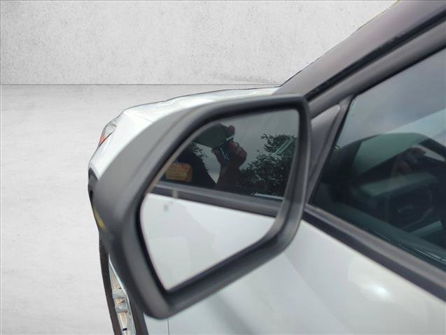 Used 2023 Ford Explorer XLT AWD/4WD image 18