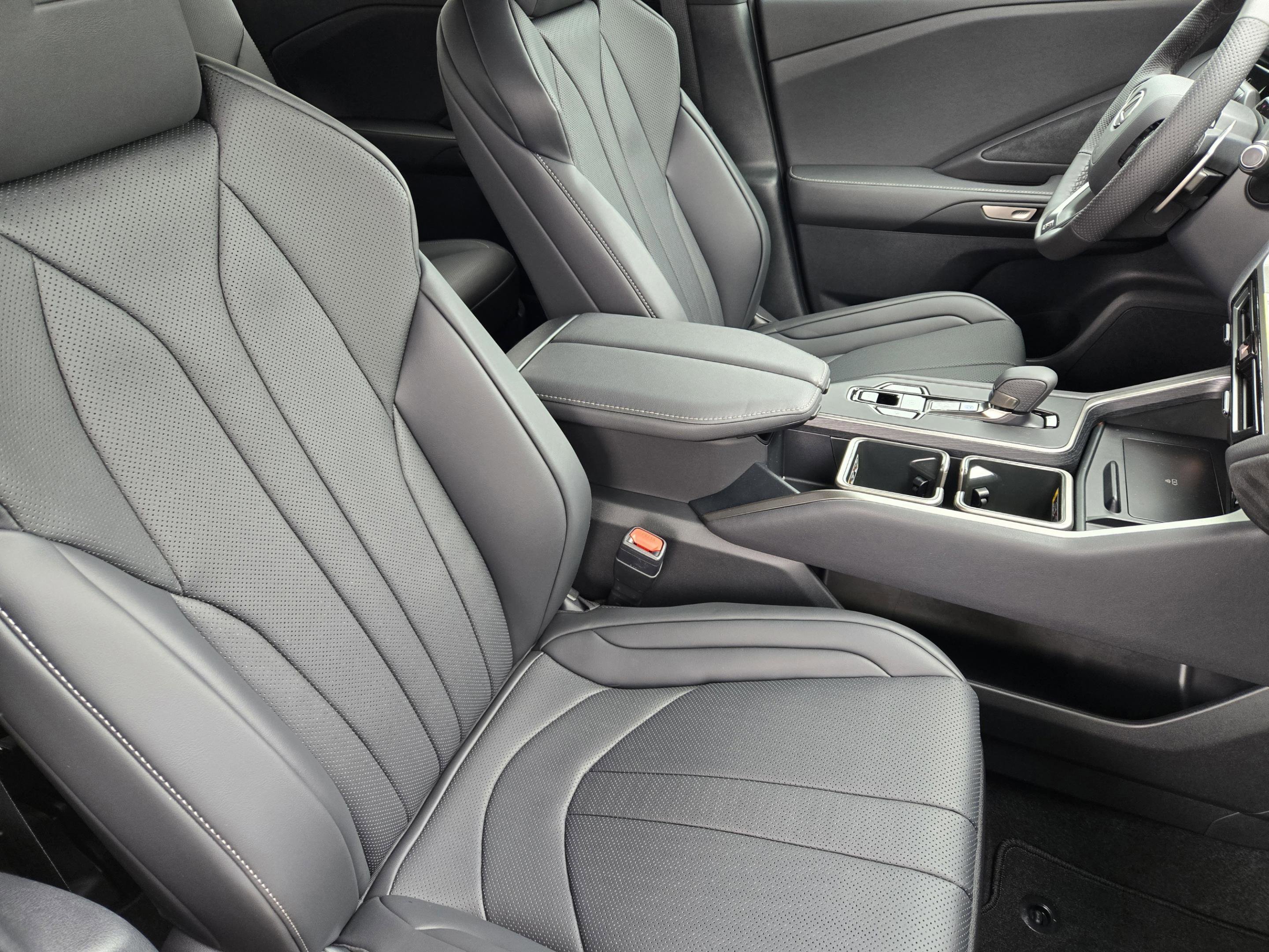 New 2026 Lexus TX 500h AWD image 7