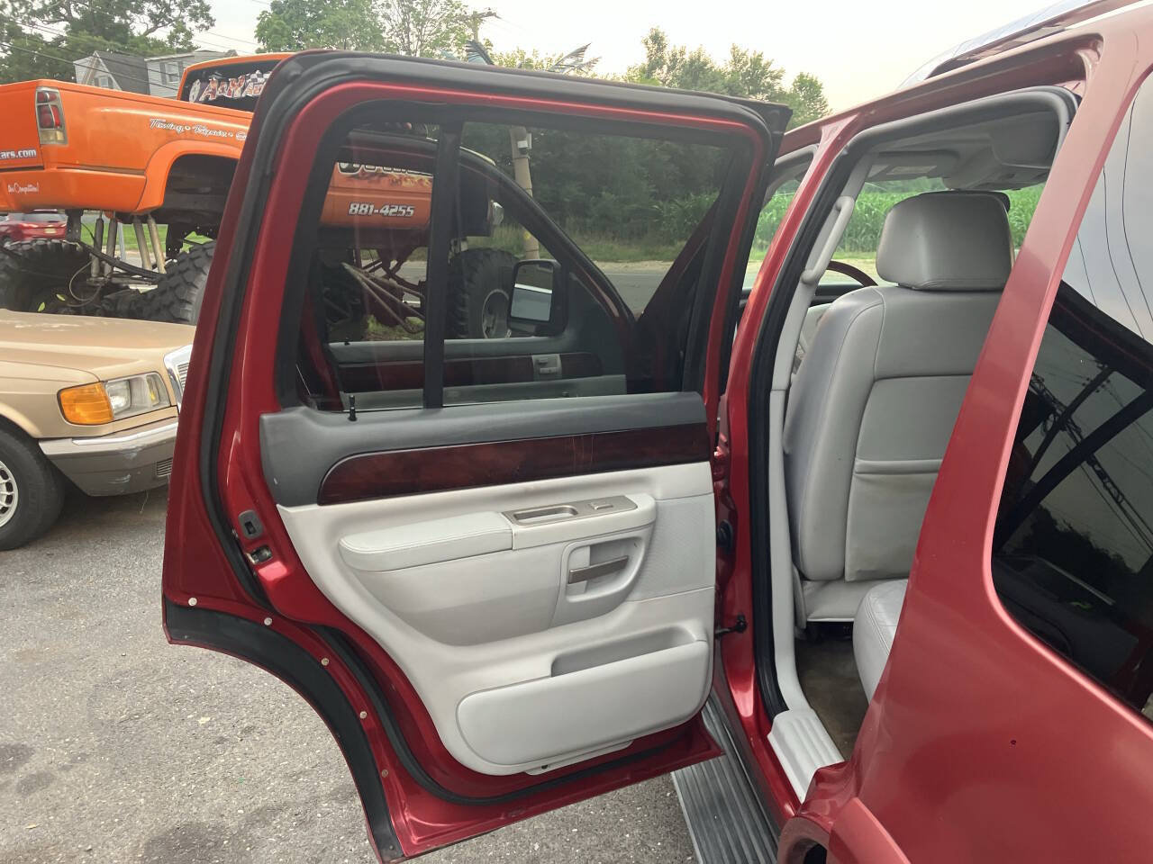 Used 2005 Lincoln Aviator AWD image 18