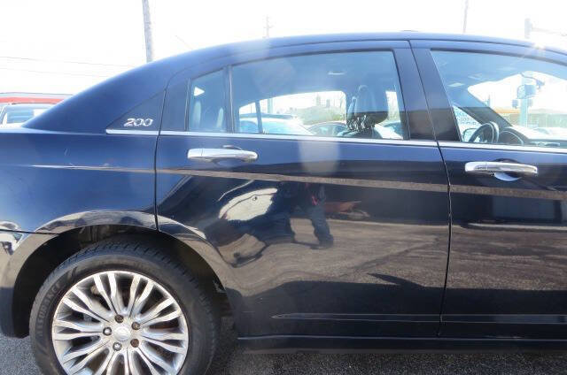 Used 2012 Chrysler 200 Limited w/ Sun/Sound Group FWD image 21