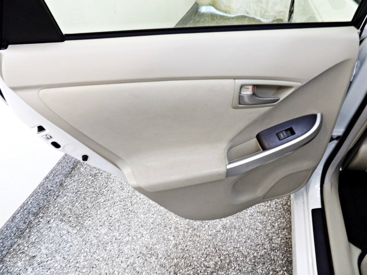 Used 2014 Toyota Prius Two FWD image 9