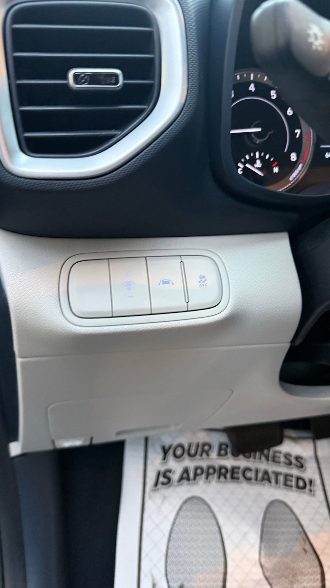 Used 2020 Hyundai Venue image 37