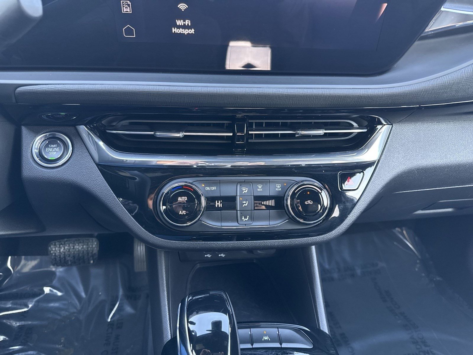 Used 2025 Buick Envista Sport Touring image 19