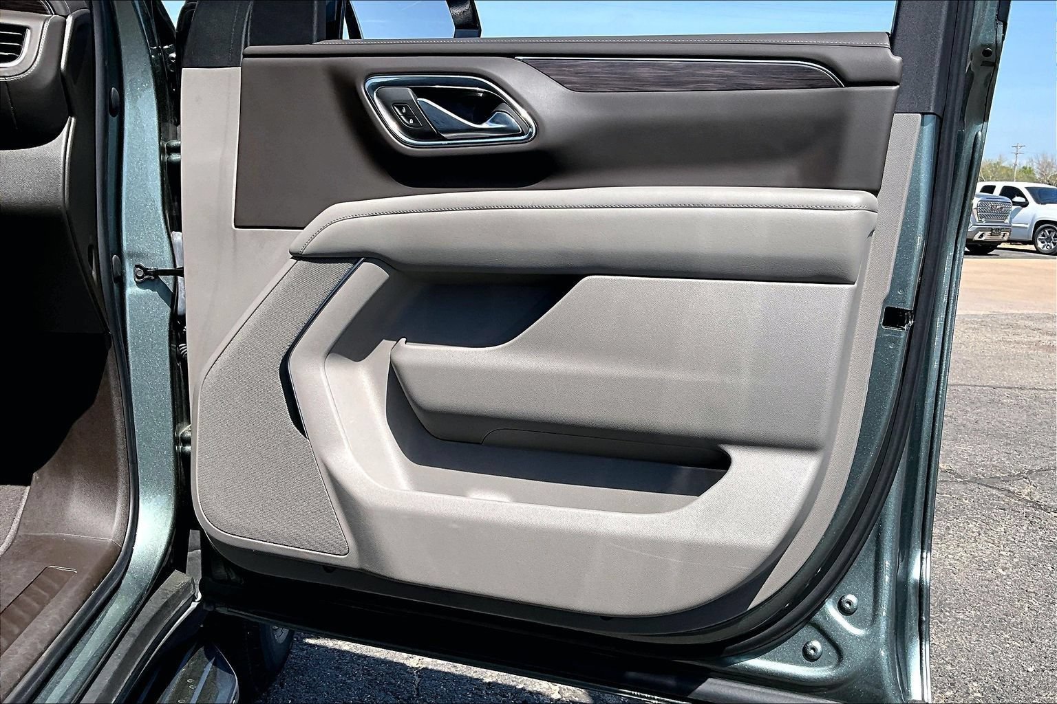 Used 2023 Chevrolet Tahoe LS AWD/4WD image 18