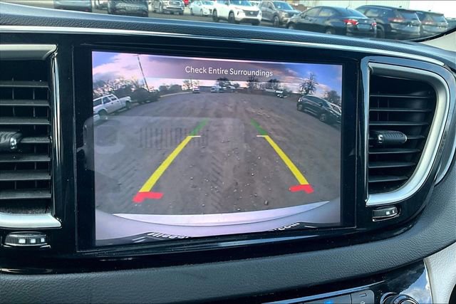 Used 2024 Chrysler Pacifica Touring-L image 13
