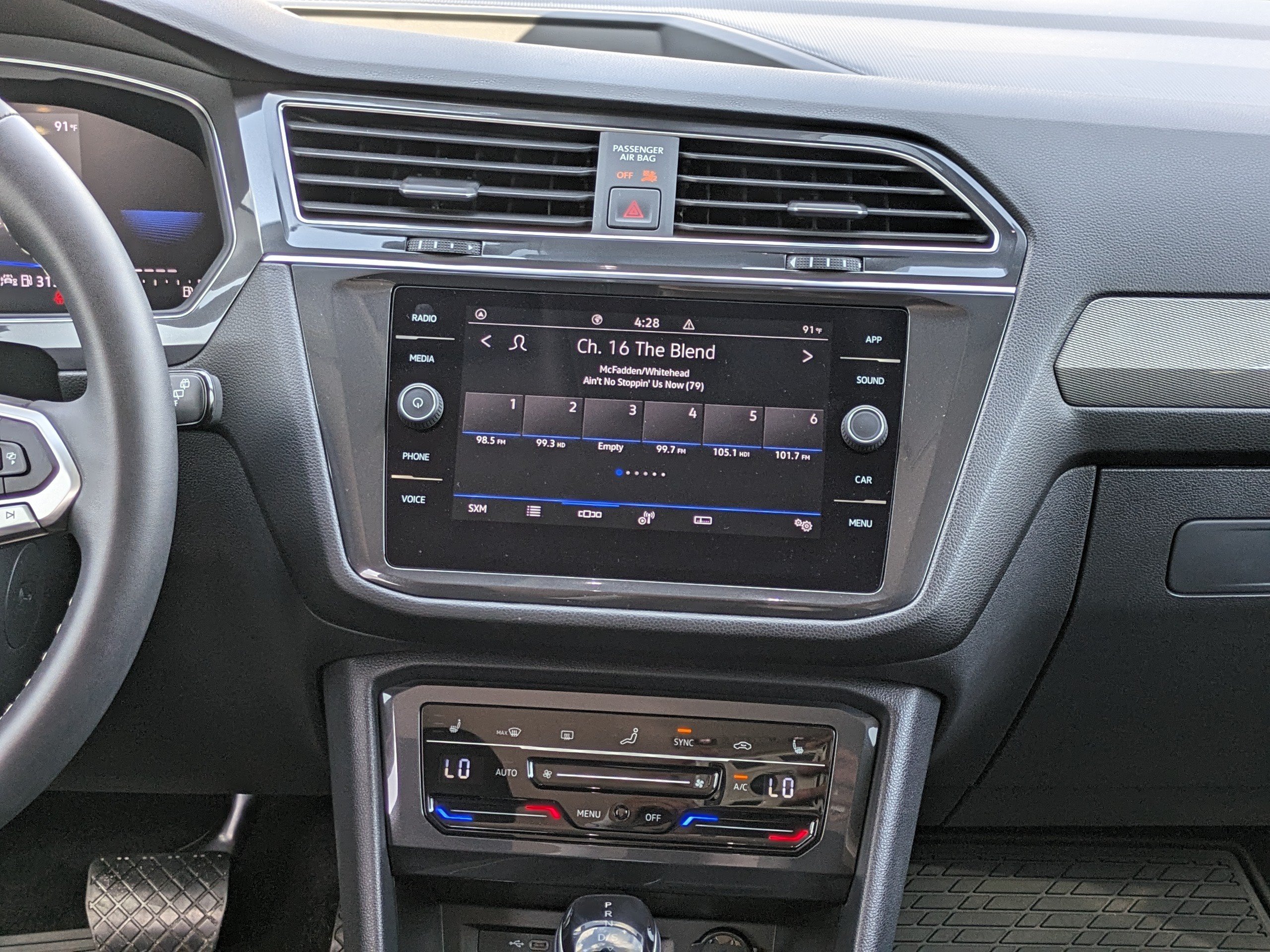 Certified 2023 Volkswagen Tiguan SE FWD image 19
