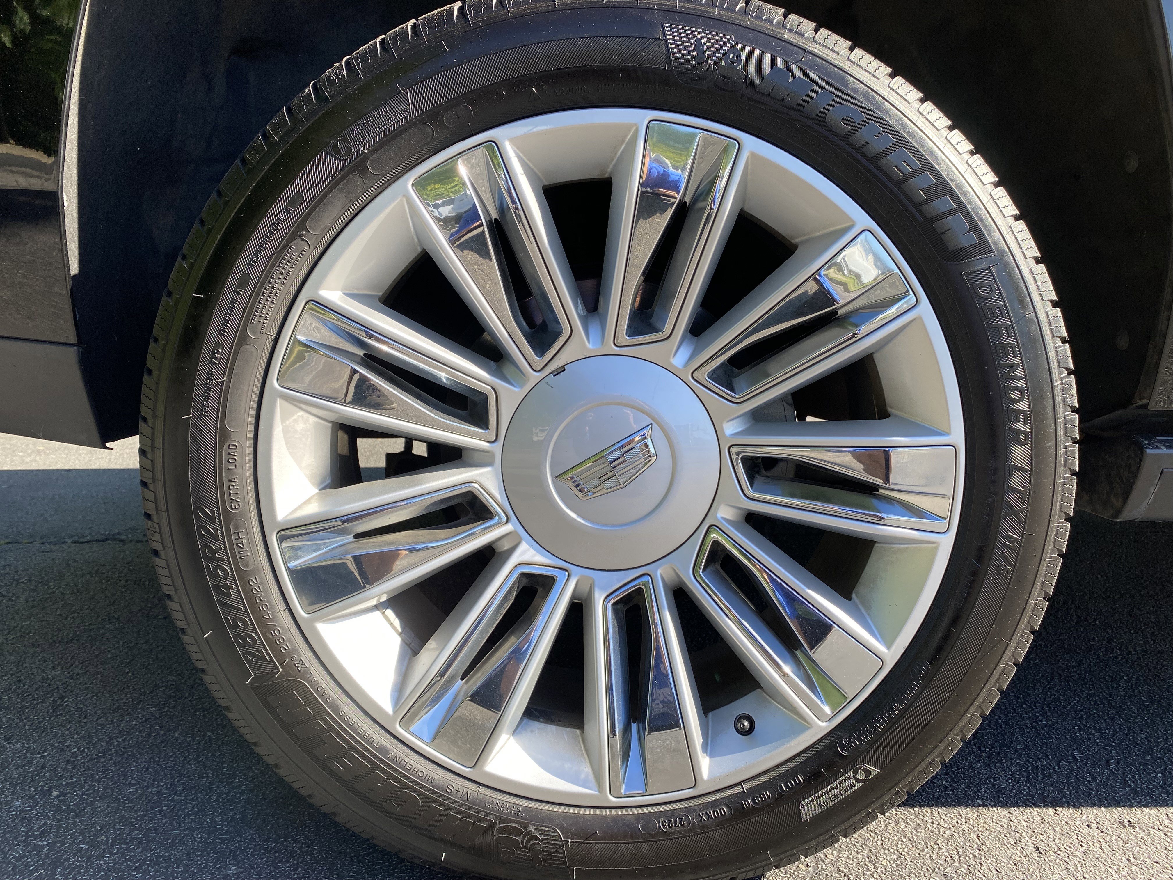 Used 2016 Cadillac Escalade Platinum AWD/4WD image 47