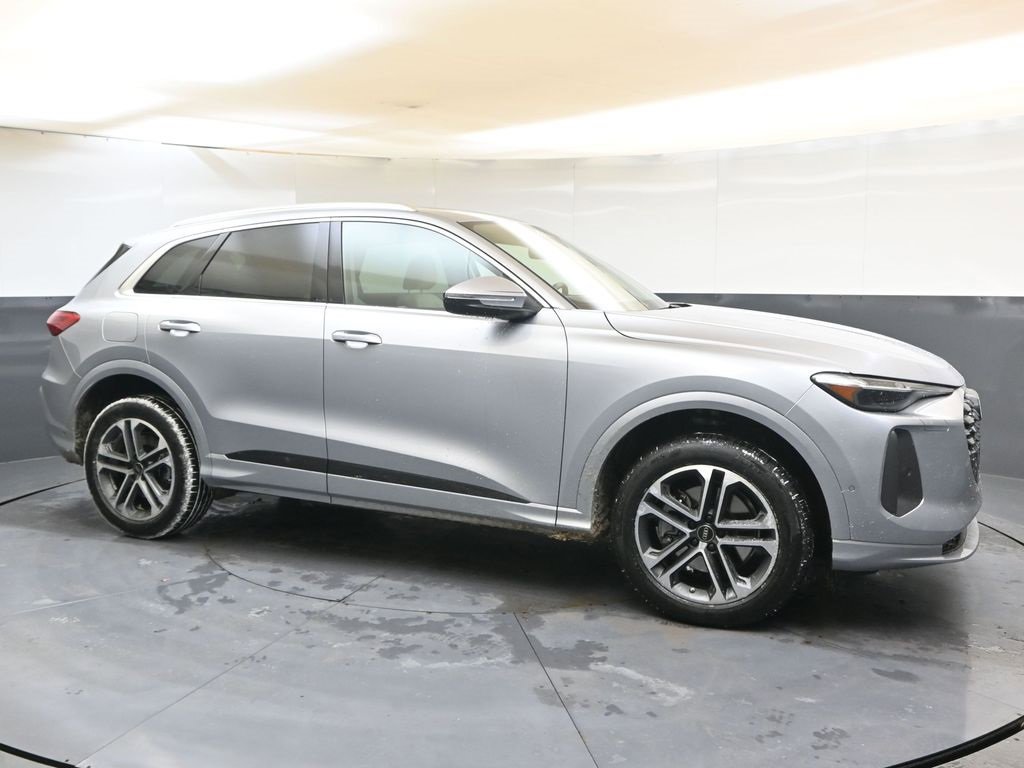 Certified 2025 Audi Q5 Premium Plus w/ Premium Plus image 7