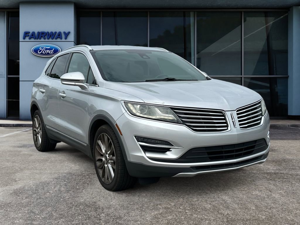 Used 2016 Lincoln MKC Reserve w/ Lincoln MKC Climate Package FWD image 2