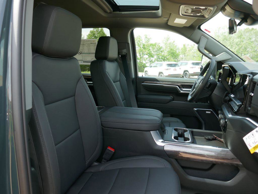 New 2026 Chevrolet Silverado 3500 LTZ w/ LTZ Plus Package AWD/4WD image 13