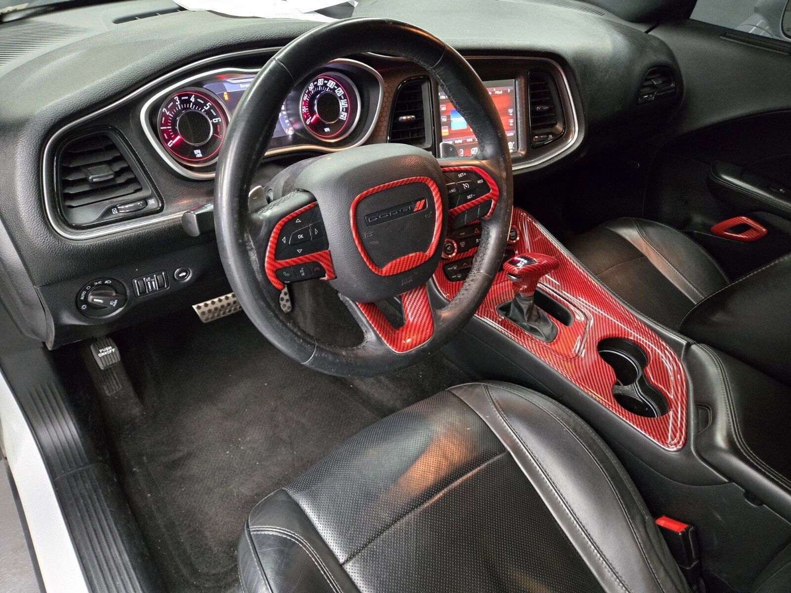 Used 2015 Dodge Challenger SXT Plus RWD image 9