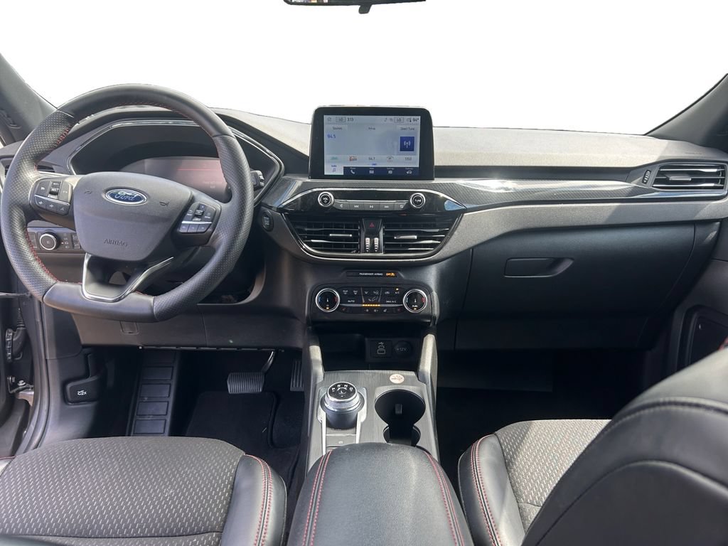 Used 2025 Ford Escape ST-Line Select AWD/4WD image 11