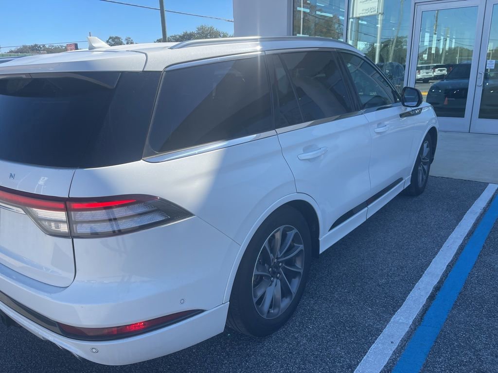 Used 2020 Lincoln Aviator Grand Touring w/ Equipment Group 301A image 4