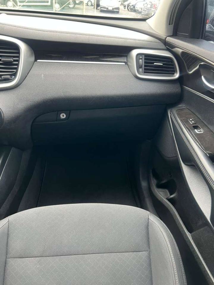 Used 2016 Kia Sorento LX w/ LX Convenience Package image 17