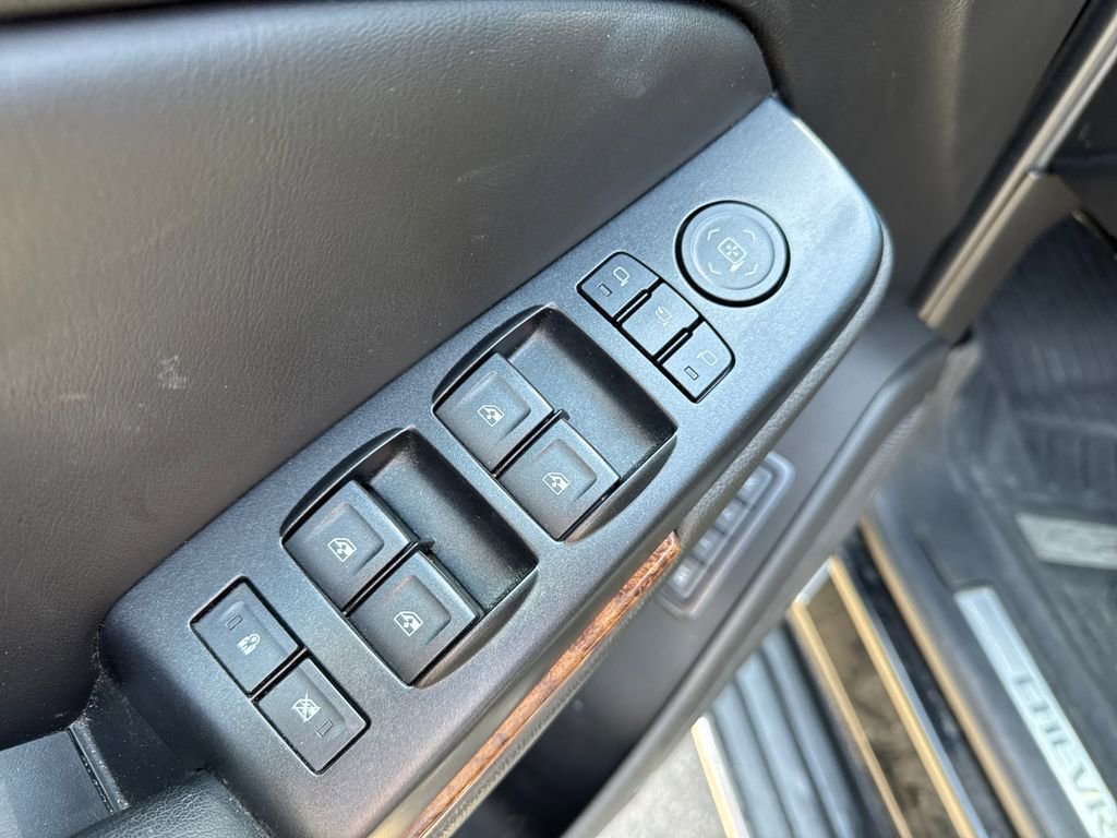 Used 2017 Chevrolet Suburban Premier AWD/4WD image 12