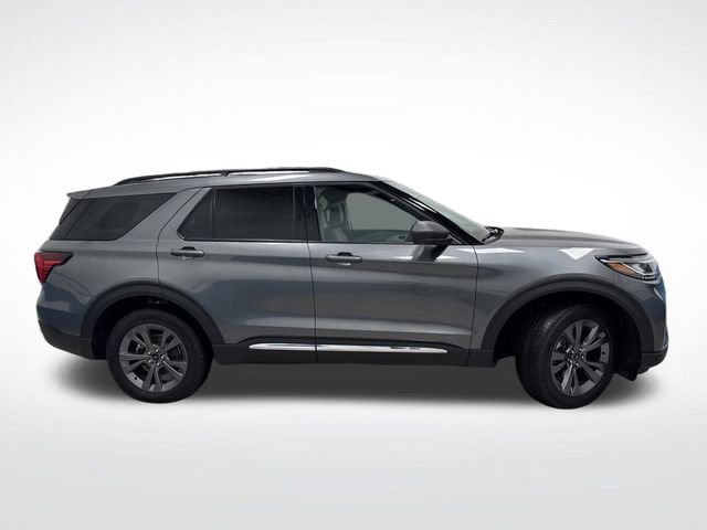 Used 2025 Ford Explorer Active w/ Active Comfort Package image 2