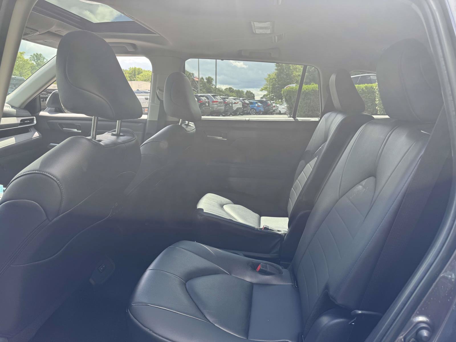 Certified 2025 Toyota Highlander XLE AWD/4WD image 12