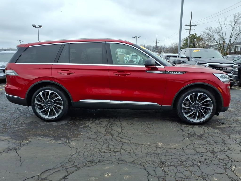 Certified 2020 Lincoln Aviator Reserve w/ Equipment Group 202A image 8