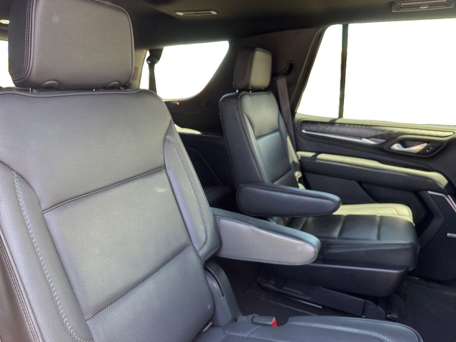 Used 2022 GMC Yukon Denali w/ Denali Ultimate Package AWD/4WD image 18