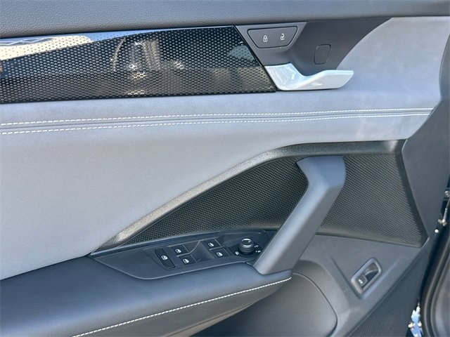 New 2026 Volkswagen Tiguan SE R-Line image 9