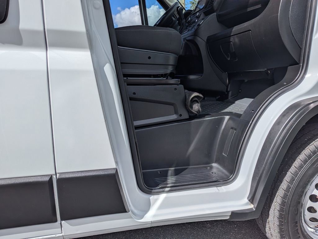 Used 2025 RAM ProMaster 2500 w/ Convenience Group image 34