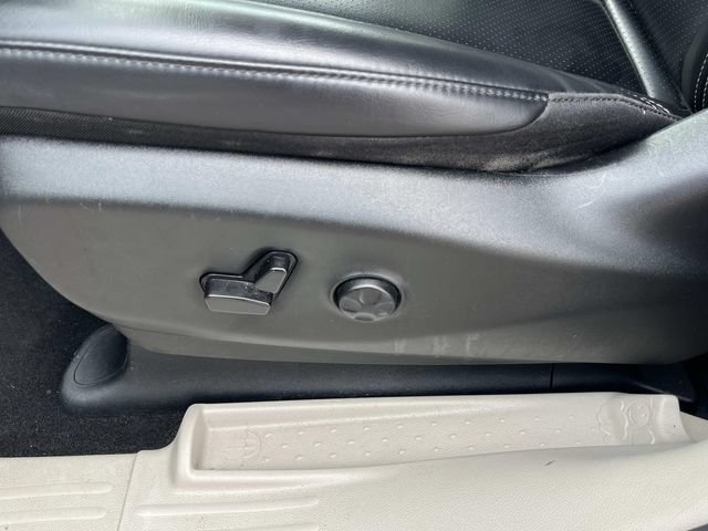 Used 2023 Chrysler Pacifica Touring-L FWD image 30