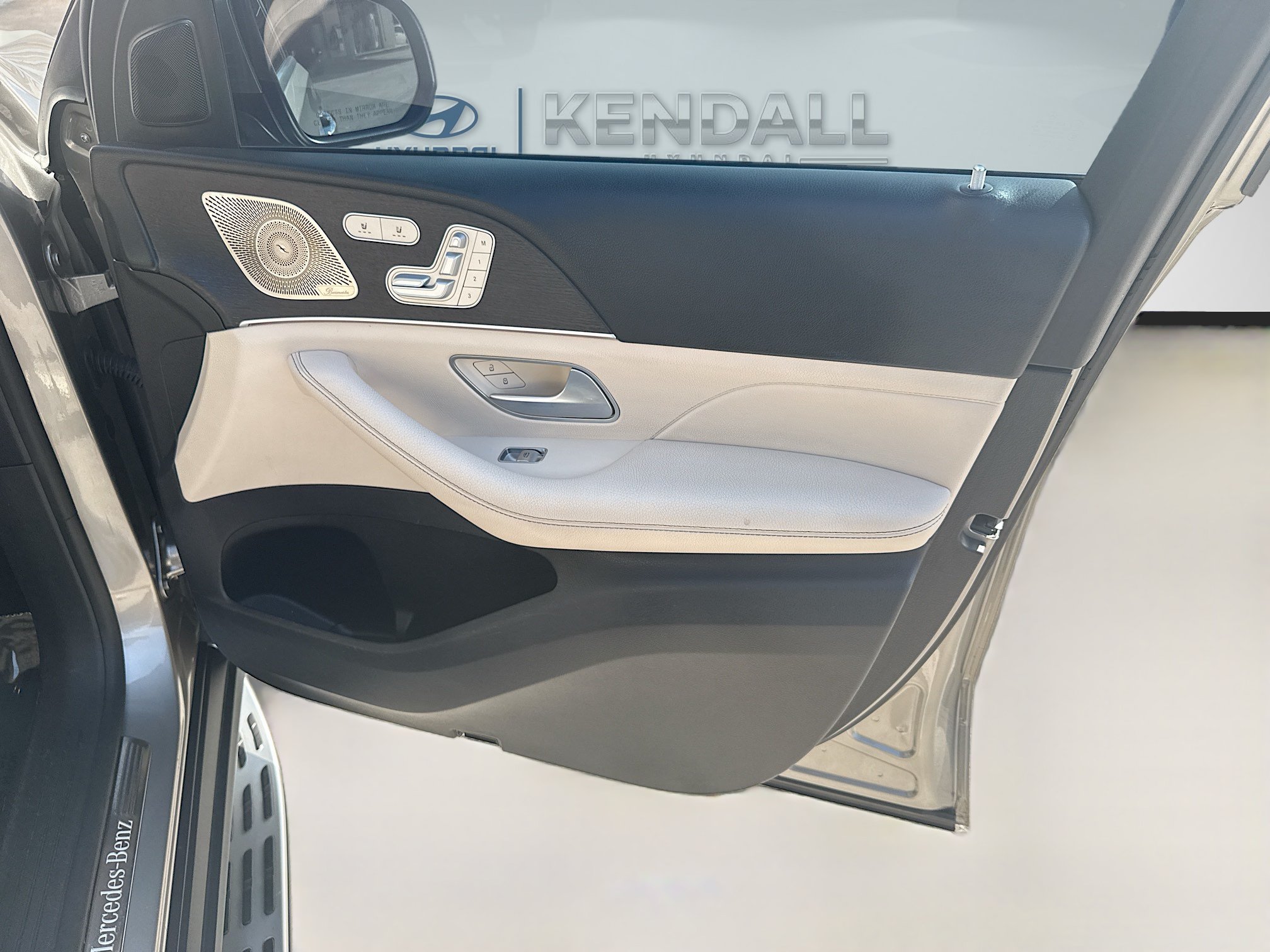 Used 2021 Mercedes-Benz GLS 450 4MATIC image 31