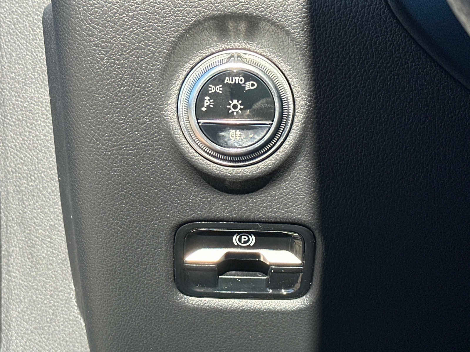 New 2026 Mercedes-Benz CLE 300 CLE 300 4MATIC Coupe image 21