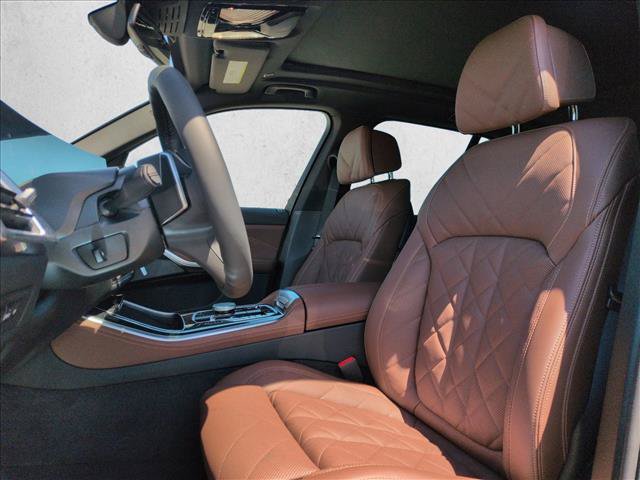 New 2026 BMW X5 xDrive50e w/ M Sport Package AWD/4WD image 4