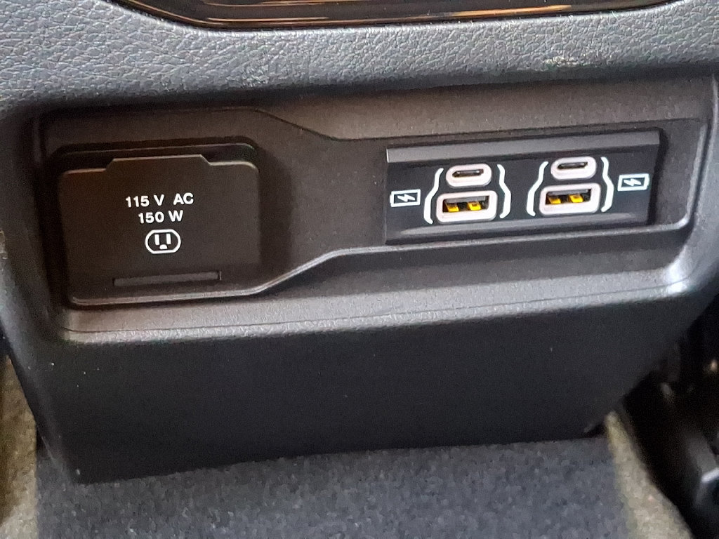 Certified 2025 Jeep Grand Cherokee Laredo w/ Luxury Tech Group I AWD/4WD image 14