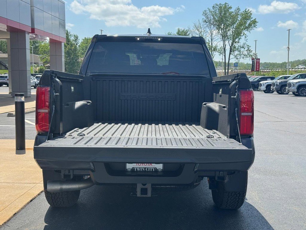 Certified 2024 Toyota Tacoma TRD Off-Road AWD/4WD image 4