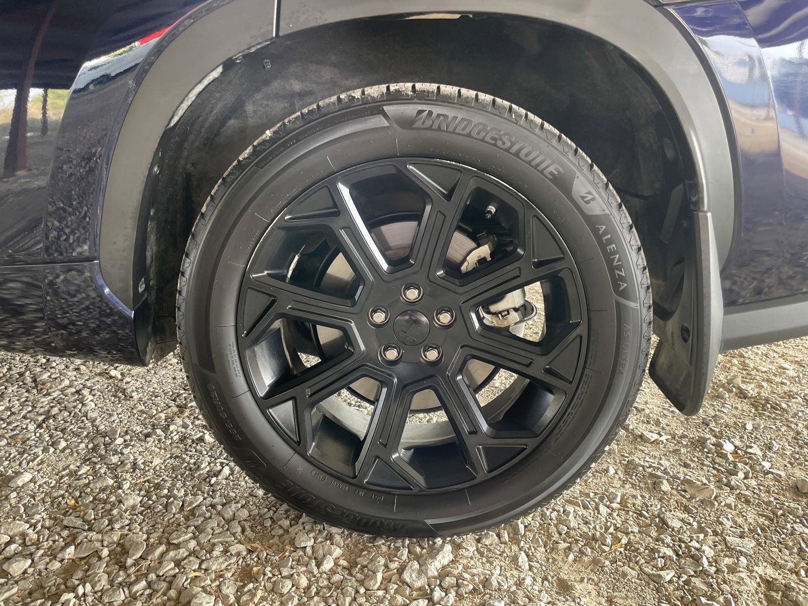 Used 2023 Toyota Highlander LE image 46